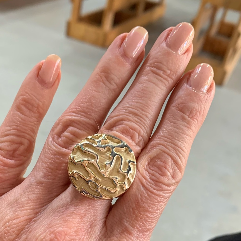 Gold Colour Stretch-band Cocktail Ring